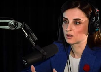 “Merr një krevat dhe fli në bashki”/ Sako rrëfen për jetën dhe për ‘misionin’ në podcast-in e Ramës