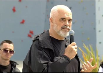 “Janë zorrë qorre të Shqipërisë”/ Rama tallet keq: Berisha non grata, “Like Floriri” mos…