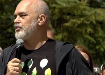 Rama-demokratëve: Mos dilni fare! Do e rrotulloni gjyshin 7 herë në varr kur të…