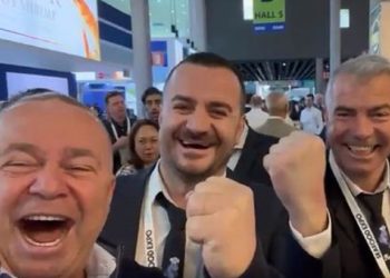Këlliçi del me gishtin e mesit, ironia e Gjergj Lucës: Ne i përgjigjemi me forcë krahu q…