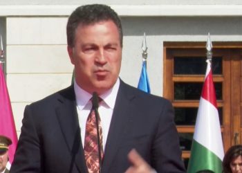 “Do përfitoni pagë nga shteti”/ Ministri Peleshi zbulon kush kategori përfiton…