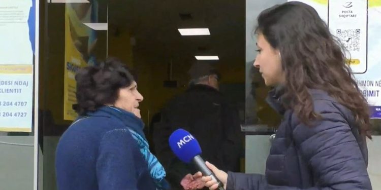 Rama jep bonus 50 mijë lekë/ Pensionistët fillojnë ta tërheqin: Berqaves! Është ndihmë për…
