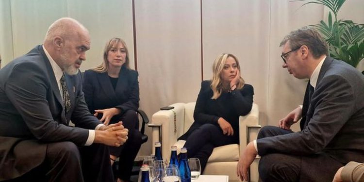 “Dolëm me disa ide”/ Rama dhe Vuçiç takohen me Melonin në Itali, çfarë biseduan 3 liderët?