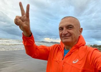 “Shuplaka” e popullit nuk mjafton për dorëheqje/ Meta ofendon kandidatët e PS: “Gomerët” e Ramës nuk…