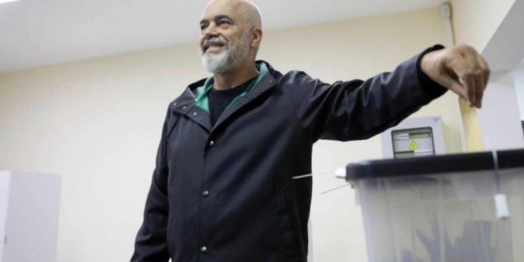 “Rilindje.info” çdo minutë/ Gjatë gjithë natës, nxjerrim rezultatet paraprake nga numërimi i kutive të votimit…