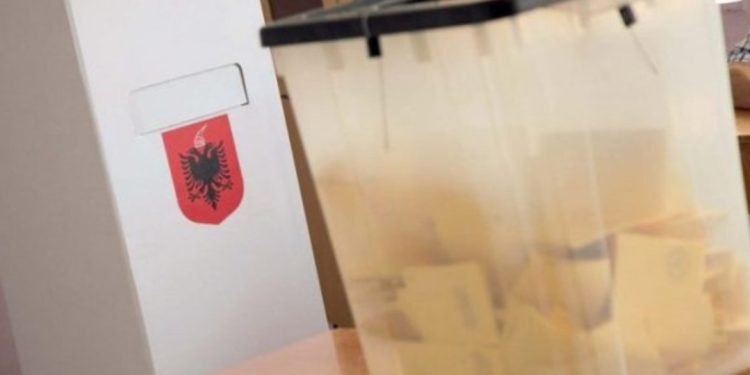 Numërohen 3 kutitë e para në Memaliaj, rezultat i ngushtë, ja kush kryeson…