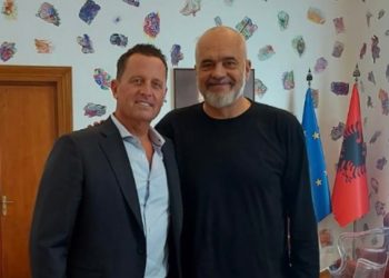 Zyrtari amerikan i shkon në zyrë Edi Ramës dhe ka një kërkesë: Të lirojmë urgjent…