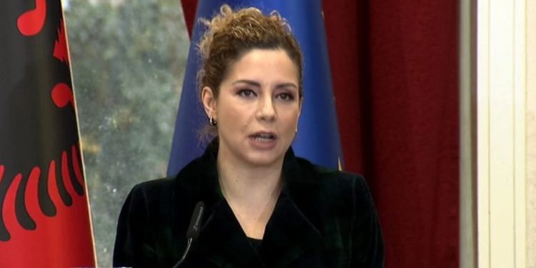 Arrestimi i Belerit/ Ministrja “dhëmbë për dhëmbë” i përgjigjet Greqisë: Prisni dhe…