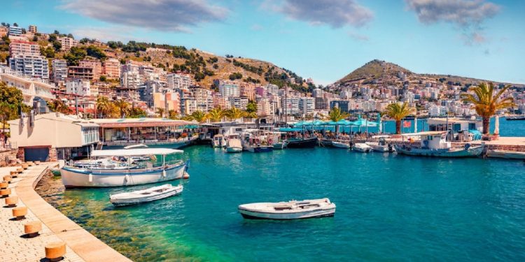 Turistët spanjollë pritet të vërshojnë drejt Shqipërisë, gjiganti turistik parashikon rritje me 500%…