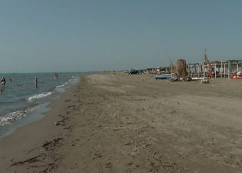 Pushime pa shpenzuar fare? Ky është plazhi në Shqipëri ku çadra kushton vetëm 300 lekë…