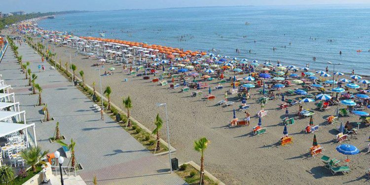 Nuk është Durrësi! Kosovarët nisin sezonin turistik dhe zbulojnë vendin e preferuar…