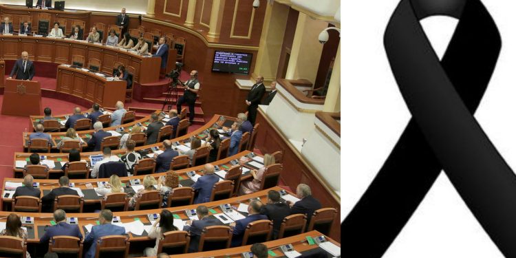 E trishtë! Zi në familjen e deputetes Socialiste, ndërron jetë njeriu i shtrenjtë…