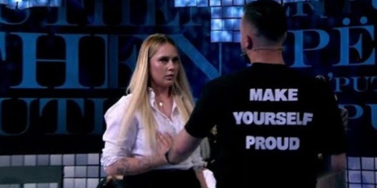 “Të vinte erë e keqe nga goja”/ Degjeneron keq sherri mes konkurrentëve në “Përputhen”…