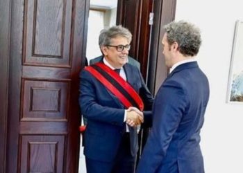 Si kurrë më parë! “Leksion” qytetarie nga Shkodra, Bardh Spahia i dorëzon “çelsat” Benet Becit menjëherë…