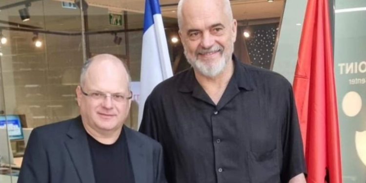 “Takova liderin e kompanisë më të madhe”/ Çfarë konfirmoi Edi Rama gjatë vizitës në…