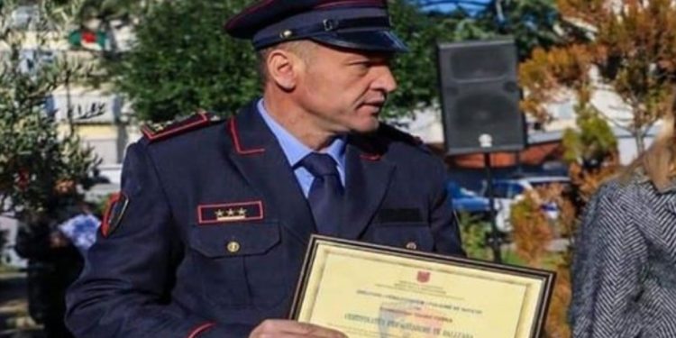 Kush është “shefi” i ri/ 18 vite eksperiencë, emërohet drejtuesi i ri i Komisariatit në qytetin…