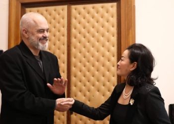 “Rreshta diplomatikisht skandalozë”/ Rama befason me mesazhin për ikjen e Yuri Kim…