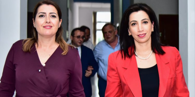 “Rrezikojmë të ngelim pa mjekë”/ Largimi i të rinjve nga Shqipëria, ministrja paralajmëron se…