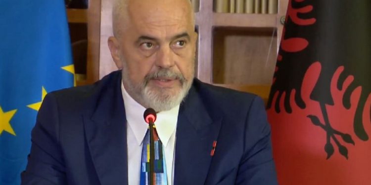 “Një situatë alarmante”/ Rama përgatit draftin për të zgjidhur krizën në Veri të Kosovës…