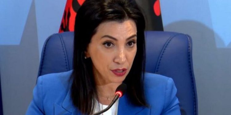 Universiteti i Korçës do bashkohet me atë të Tiranës? Ministrja Kushi zbulon vendimin…
