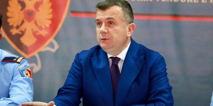 Kush kapet me armë pa leje/ Taulant Balla i lë POROSI urgjente Policisë, “gjueti” për…