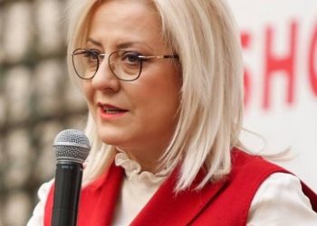 Shoferi i saj dhunoi një familje në Hamallaj, reagon Lindita Nikolla: Kushdo që ka gisht…
