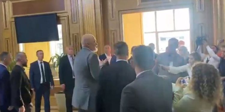 “S’kam homologun, nuk bëj dot…”, Rama iu shmanget gazetarëve në Kosovë!