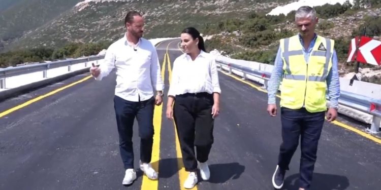 Balluku jep lajmin e bukur: Aksi Palasë-Dhërmi hapet brenda pak ditësh…