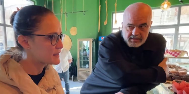 “Do prekë gjithë popullatën”, ministrja thotë se një ligj i ri që takson gjithë pasuritë miratohet…