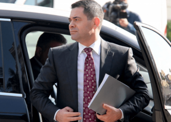 Avokatët e Ahmetajt thyejnë heshtjen: Ja arsyeja përse ish-ministri ka ikur jashtë shtetit…