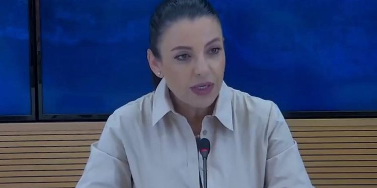 LAJM I FUNDIT – “I besuari i ministres”, Belinda Balluku prezanton drejtorin e ri…