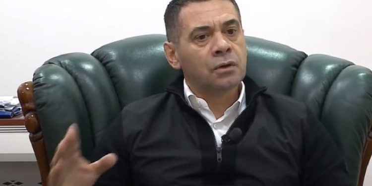 Askush nuk e priste! Avokatët e Ahmetajt kërkesë të pazakontë Këshillit të Mandateve: Ta shtyjmë…