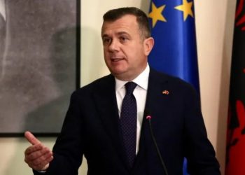 Balla merr detyrën, “ULTIMATUM” drejtuesve të policisë: Kush deputet iu merr në telefon…