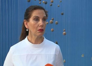 “Shezlonget FALAS pas orës 19:00”, Ministrja Kumbaro sqaron të vërtetën: Çfarë fshihet…