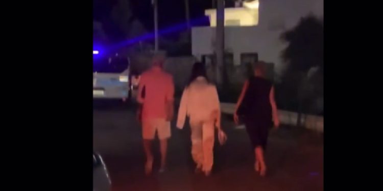 Kiara dhe Luizi çift tradicional, në pushimet e para marrin me vete edhe vjehrrën…