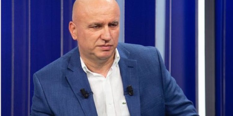 Mero Baze: Edi Rama, më i miri që ka pasur Shqipëria në 100 vite, por ka një problem…