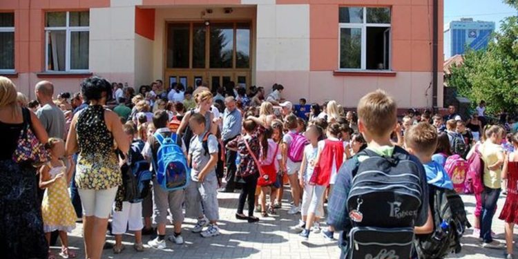 Urdhri i Arsimit/ Zbulohet data se kur nis viti i ri shkollor, e veçanta: Kush mbush 6 vjeç…