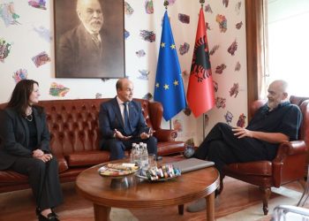 Zyrtari i lartë i SHBA-së i shkon në zyrë Edi Ramës, çfarë diskutuan?