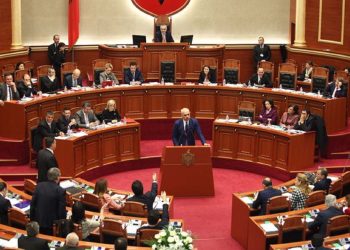 “Kanë qenë duke darkuar bashkë një javë para se të arrestohej”/ Deklarata BOMBË e analistit: Dosja…