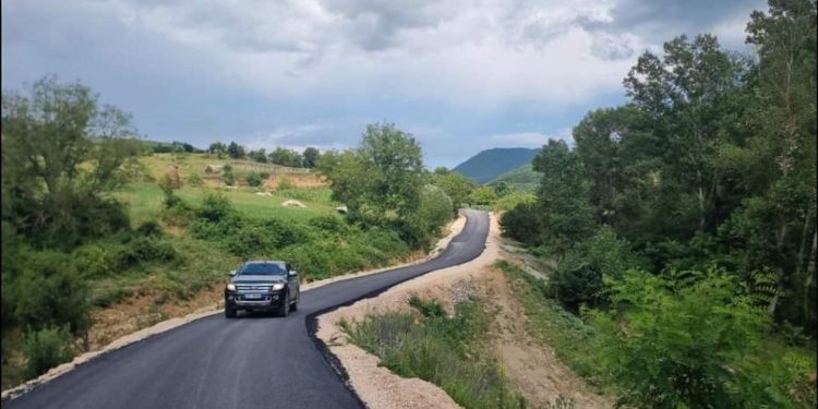 Shkurton kohë e distancë/ Po punohet drejt fundit në rrugën e re, afron Tiranën me…