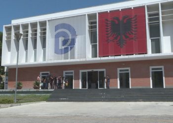 Deputeti demokrat: 16 deputetë të PS të lënë imunitetin, kanë firmosur për…
