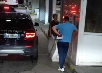 Meta dhe Kryemadhi ndërpresin me urgjencë pushimet luksoze në Greqi, kush është arsyeja…