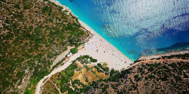 E bujshme/ Ky vend i Shqipërisë hyn në listën e plazheve më të mirë të botës…