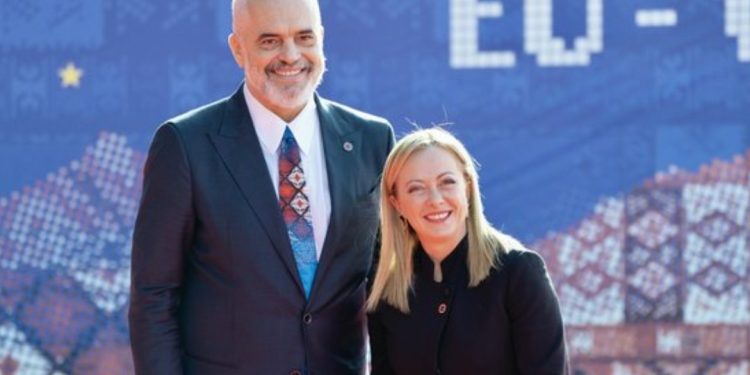 Merr ftesën befasuese nga Edi Rama, kryeministrja e Italisë Meloni pritet që të hënën…
