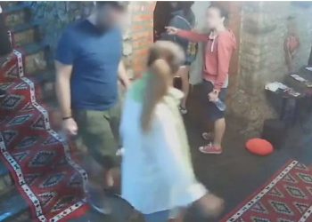 Italianët “ia mbathën” pa paguar, flet pronari i restorantit në Berat: Para se të iknin na…