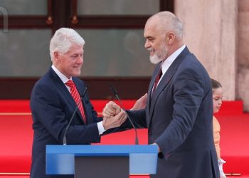 Bill Clinton sot feston ditëlindjen, ja sa vjeç bëhet ish-Presidenti i SHBA që…
