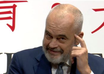 Rama rrëfen historinë e pazakontë: Kur isha i vogël, shkova në Greqi për të…