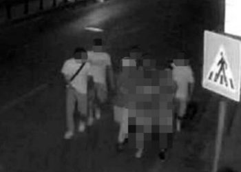 E tmerrshme/ Vajza 19-vjeçare përdhunohet në grup nga 7 persona, ngjarja e rëndë në…