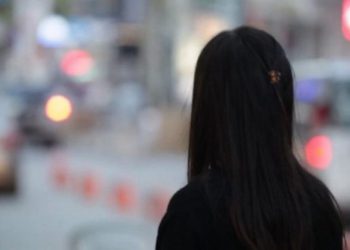 LAJM I FUNDIT – Vajza 16-vjeçare “ngre në këmbë” policinë e Pogradecit: Mamaja ime…