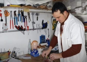 I riu nga Korça me profesionin jo të zakontë! Vetëm 3 persona në Shqipëri e ushtrojnë….